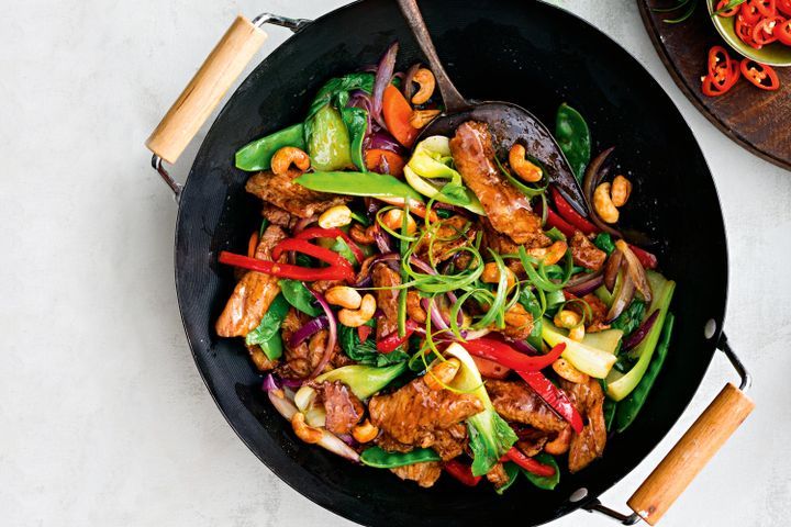 Для чого потрібна сковорідка Wok і що на ній готують - Ідеї декору ...